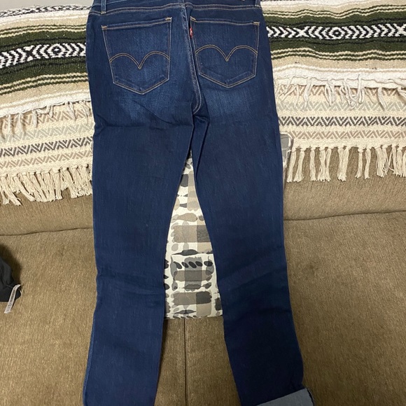 Levi’s Shaping Slim - Size 26 - Picture 5 of 6
